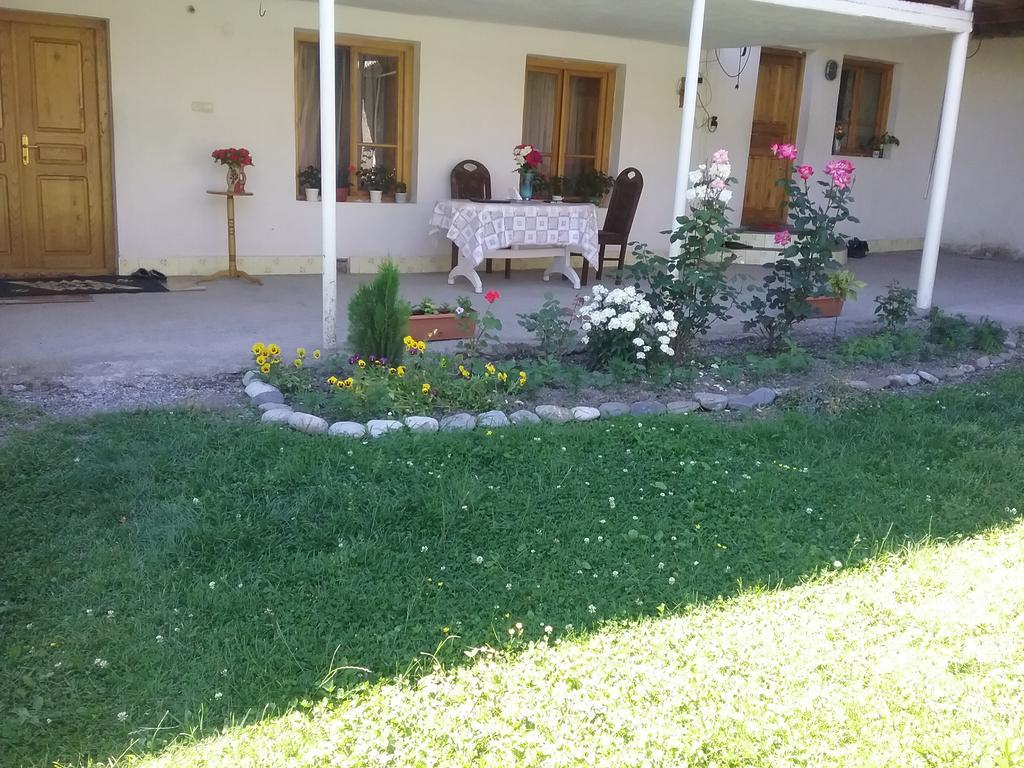 Guest House Anisa Birkiani Dış mekan fotoğraf